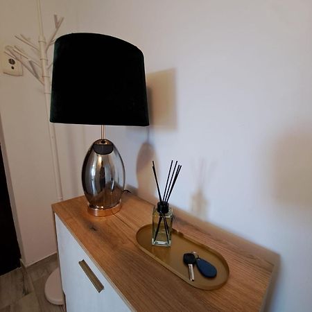 Station'S Loft Apartment ยาช ภายนอก รูปภาพ