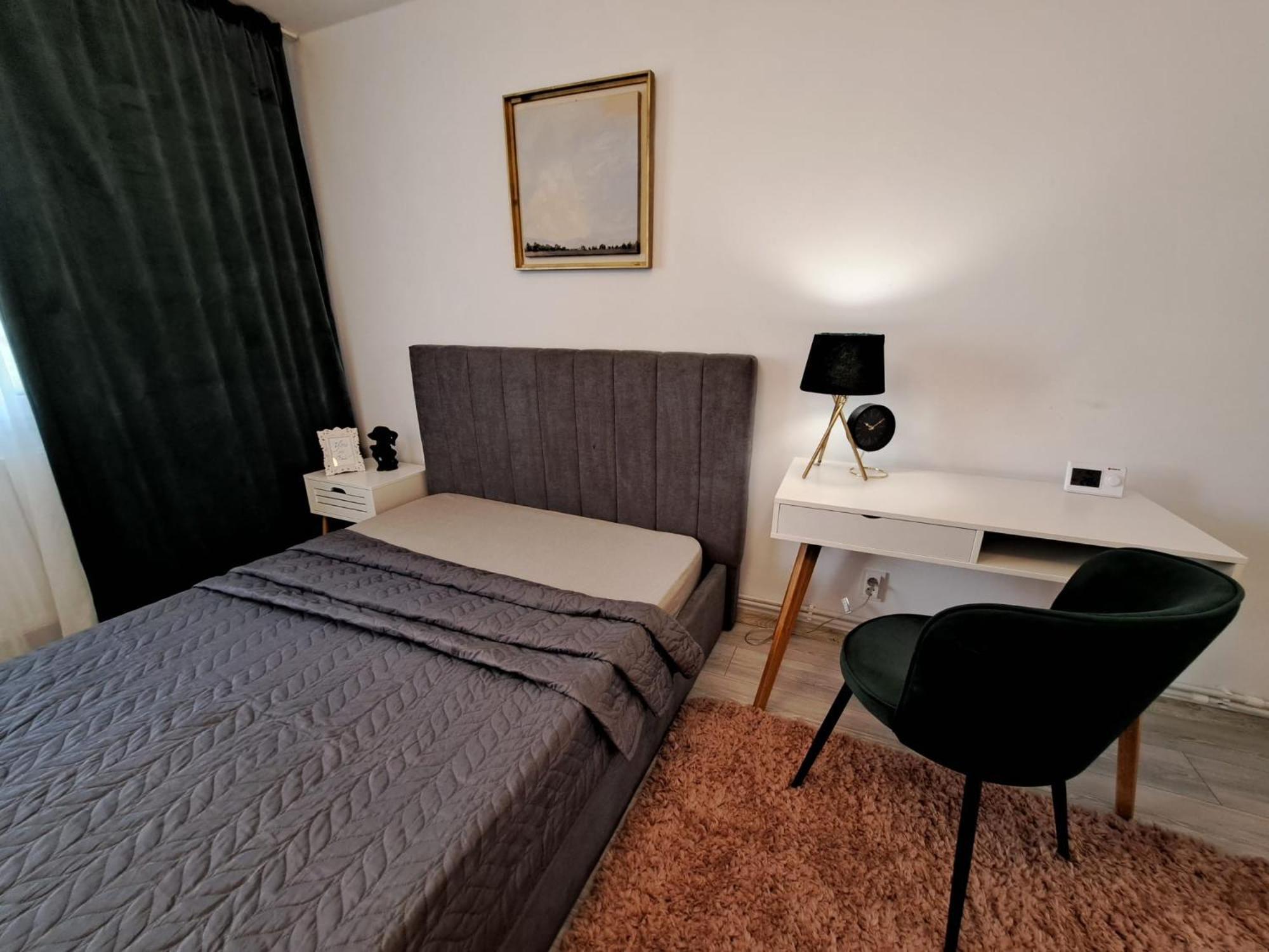 Station'S Loft Apartment ยาช ภายนอก รูปภาพ
