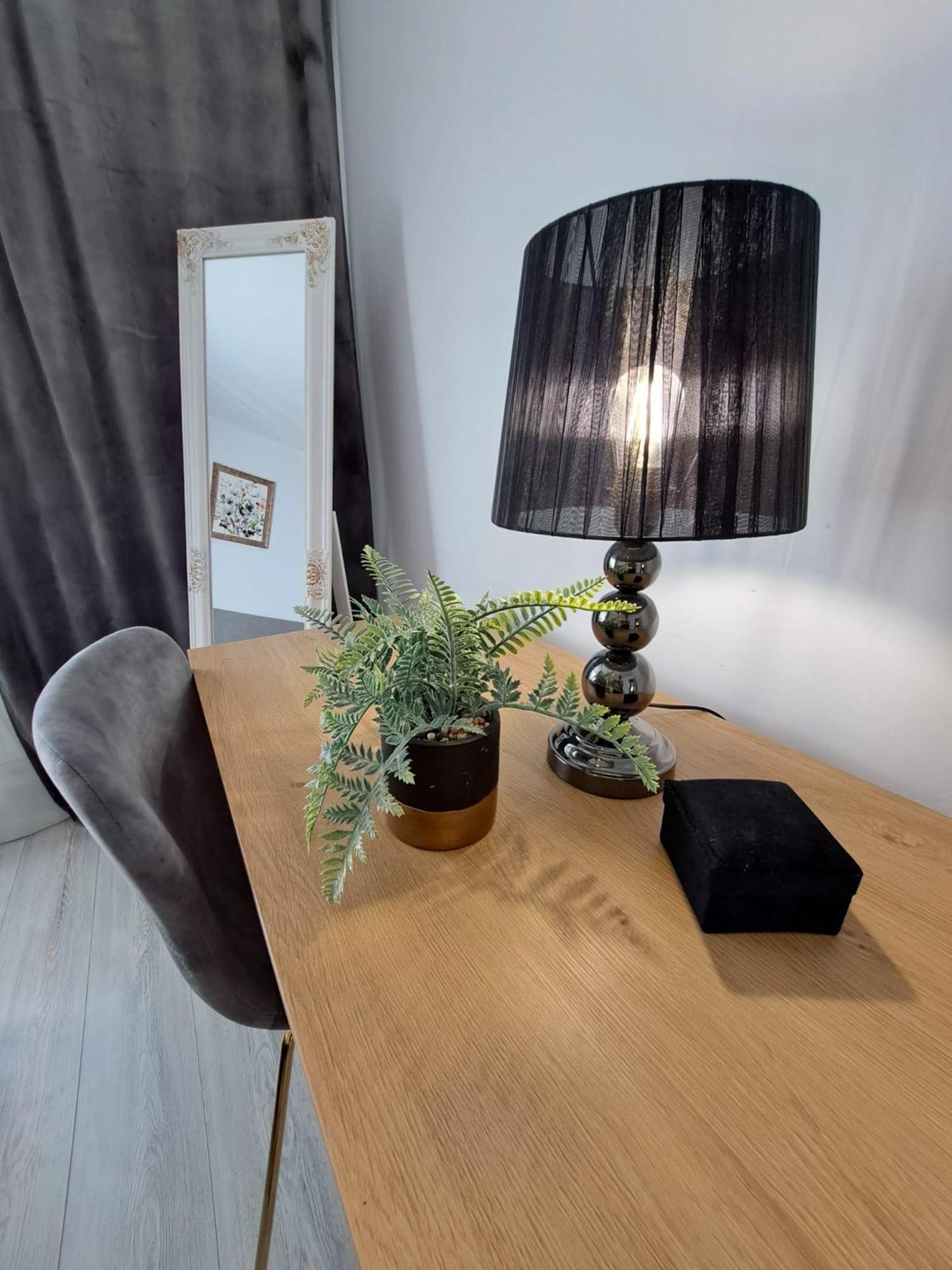 Station'S Loft Apartment ยาช ภายนอก รูปภาพ
